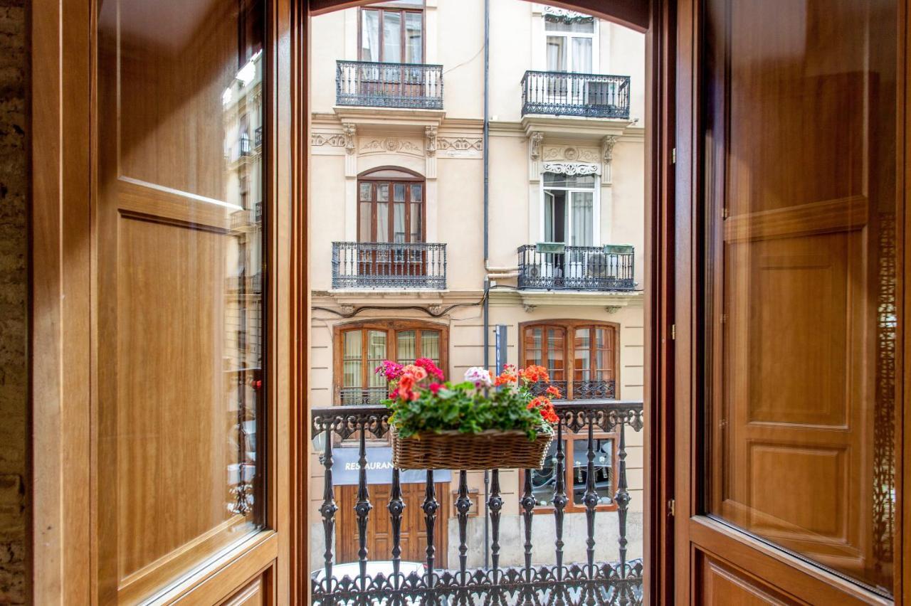 Luxurious & Alluring Home In Historic Town Valencia Eksteriør bilde