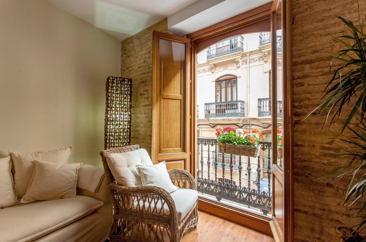 Luxurious & Alluring Home In Historic Town Valencia Eksteriør bilde