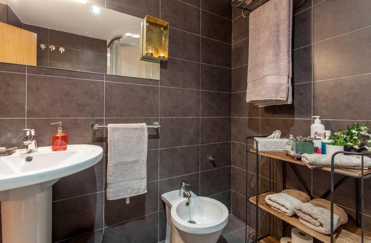 Luxurious & Alluring Home In Historic Town Valencia Eksteriør bilde