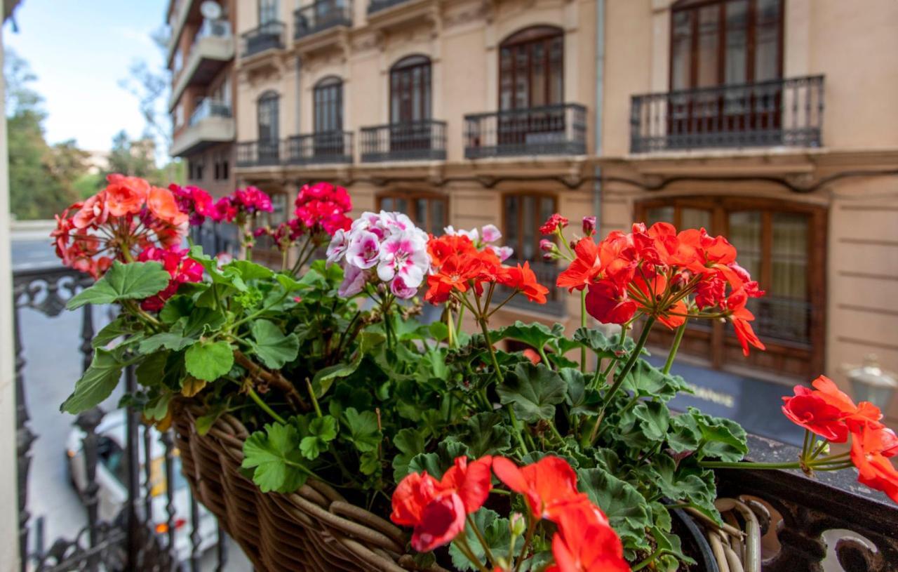 Luxurious & Alluring Home In Historic Town Valencia Eksteriør bilde