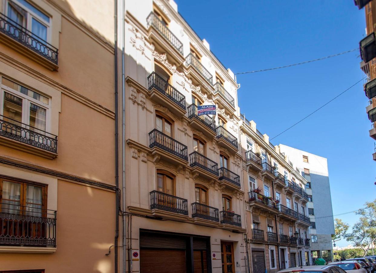 Luxurious & Alluring Home In Historic Town Valencia Eksteriør bilde
